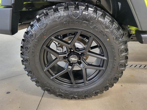 Used 2016 Jeep Wrangler Unlimited Sport w/ Quick Order Package 24S AWD/4WD image 16