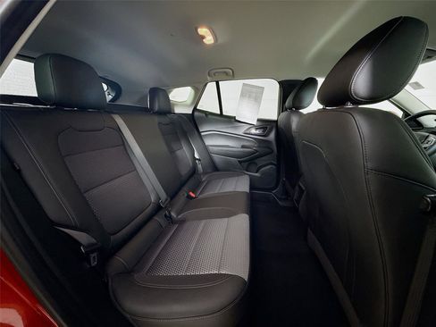 Used 2024 Chevrolet Trax LT w/ Driver Confidence Package image 25