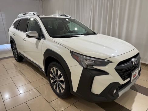 Used 2023 Subaru Outback Touring AWD/4WD image 7