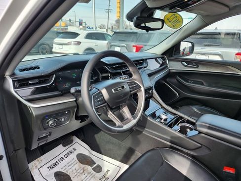 Used 2022 Jeep Grand Cherokee Limited 4xe image 2