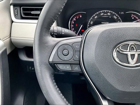Used 2020 Toyota RAV4 Limited image 13