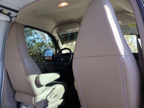 Used 2022 Chevrolet Express 3500 w/ Driver Convenience Package image 40