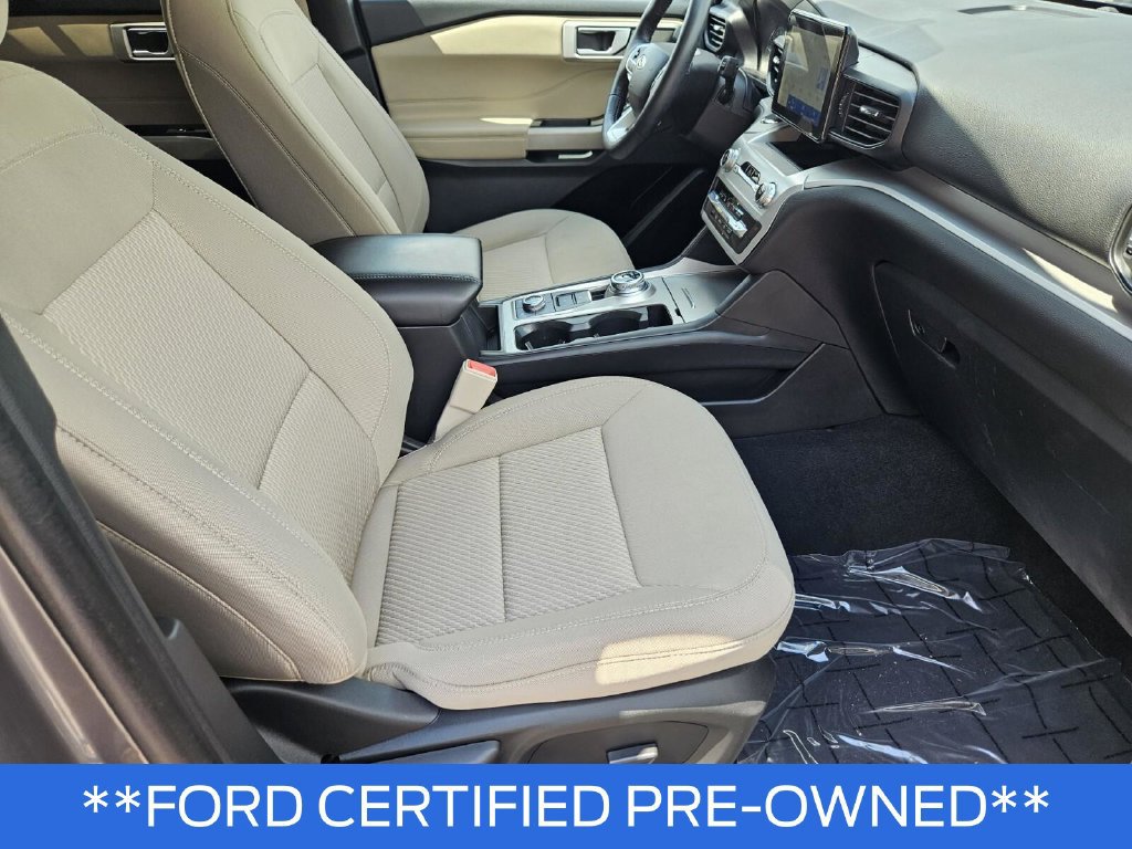 Used 2023 Ford Explorer XLT AWD/4WD image 11