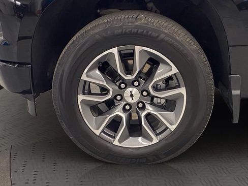 Used 2024 Chevrolet Silverado 1500 RST AWD/4WD image 16
