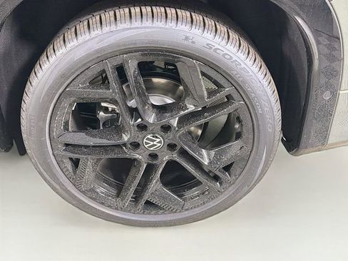 New 2026 Volkswagen Tiguan SE R-Line FWD image 33