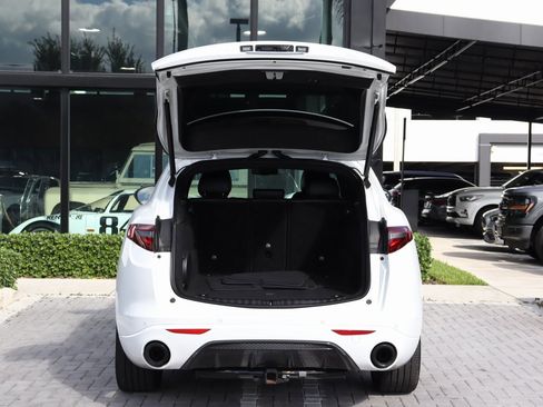 Used 2023 Alfa Romeo Stelvio Veloce image 7