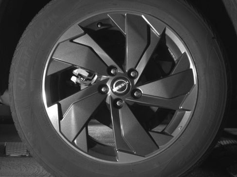 Used 2025 Nissan Rogue SV AWD/4WD image 15