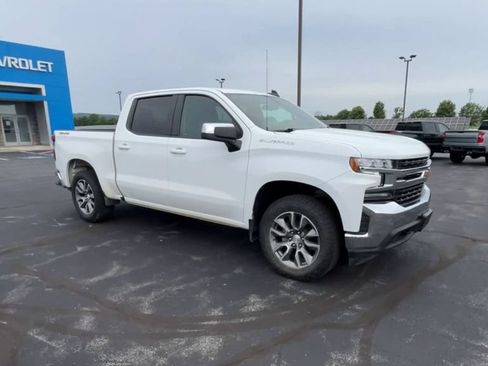 Used 2022 Chevrolet Silverado 1500 LT AWD/4WD image 2