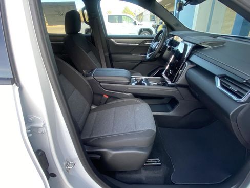 New 2026 GMC Acadia Elevation image 19