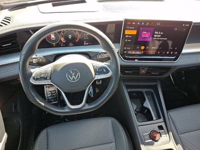Used 2025 Volkswagen Tiguan SE R-Line AWD/4WD image 12