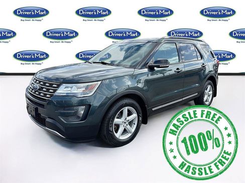 Used 2016 Ford Explorer XLT w/ Equipment Group 202A image 3