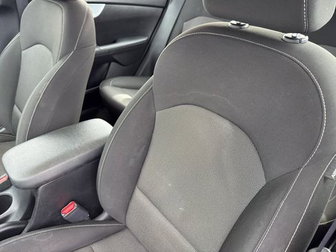 Used 2023 Kia Forte LXS image 13