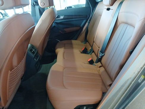 Used 2022 Audi Q5 2.0T Premium w/ Convenience Package image 24