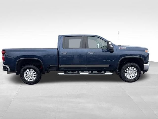 Used 2022 Chevrolet Silverado 3500 LT w/ Convenience Package AWD/4WD image 7