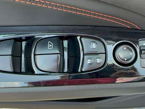 Used 2023 Nissan Altima 2.5 SR FWD image 14