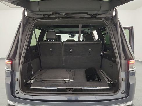 Used 2023 Jeep Grand Wagoneer L Series II image 34