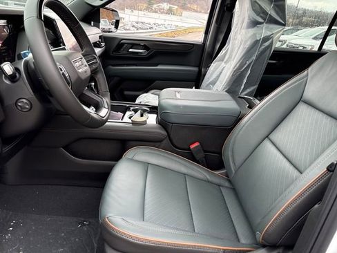 New 2026 GMC Yukon XL AT4 w/ AT4 Premium Plus Package image 4