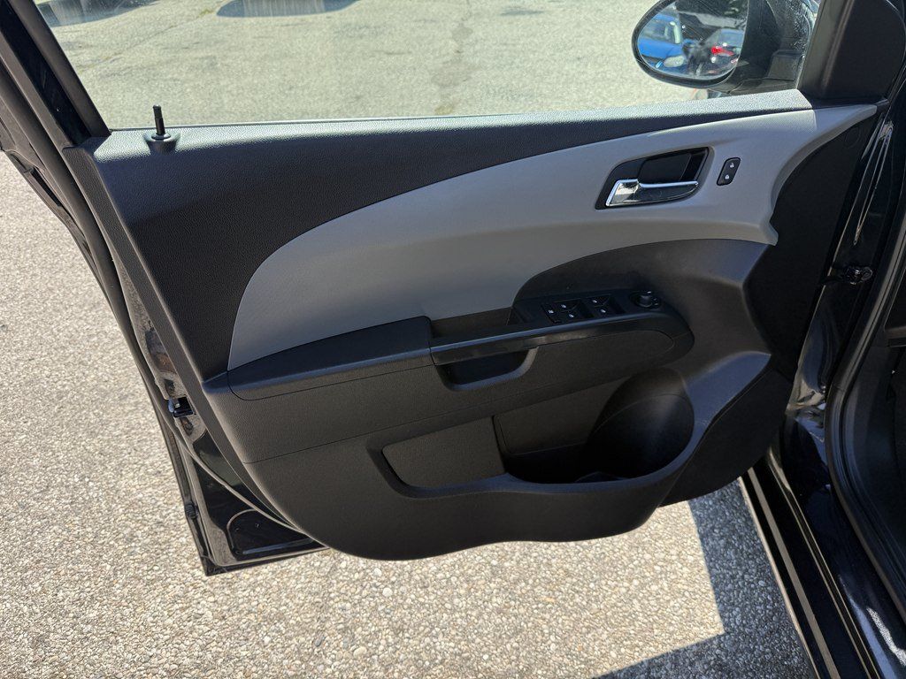 Used 2015 Chevrolet Sonic LT FWD image 11