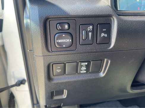 Used 2014 Toyota 4Runner Limited image 25