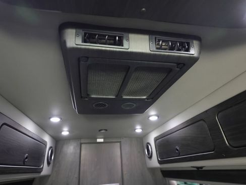 Used 2021 Mercedes-Benz Sprinter 3500 image 17