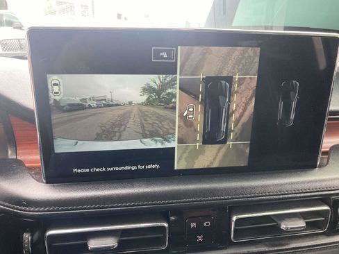 Certified 2022 Lincoln Nautilus Reserve w/ Equipment Group 201A image 24