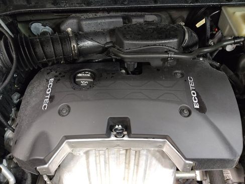 Used 2017 GMC Acadia SLE image 30