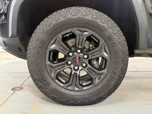 Used 2024 GMC Canyon Elevation w/ Convenience Package AWD/4WD image 8