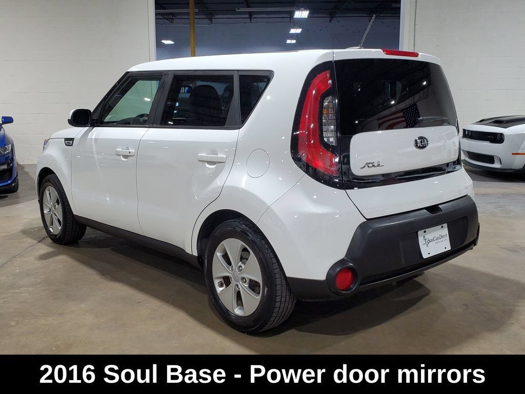 Used 2016 Kia Soul FWD image 12