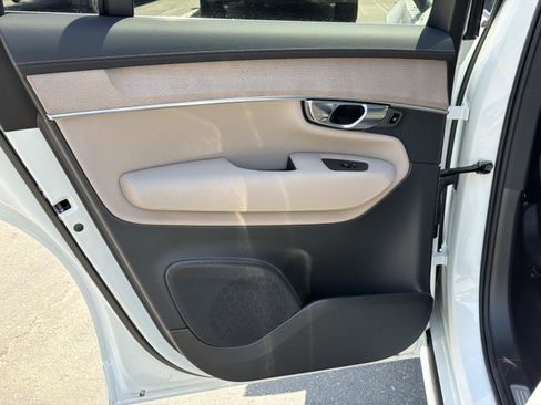 Certified 2025 Volvo XC90 B6 Core AWD/4WD image 19