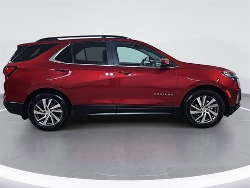 Certified 2024 Chevrolet Equinox LT image 2