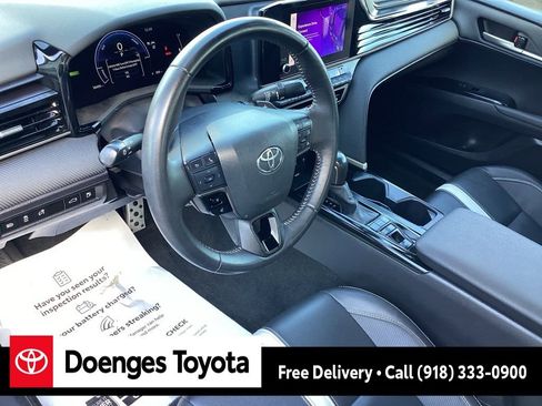 Used 2025 Toyota Camry SE image 15