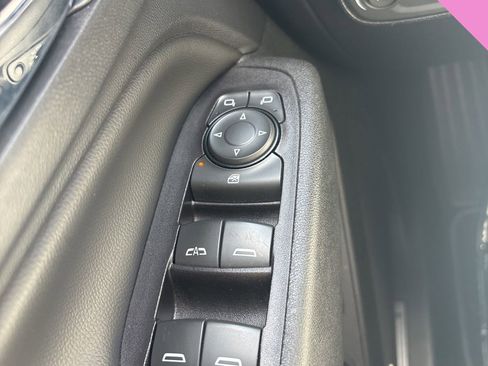 Used 2019 Chevrolet Equinox Premier FWD image 10
