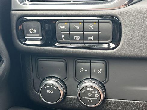 New 2026 GMC Yukon XL Denali w/ Sun & Power Step Package image 21