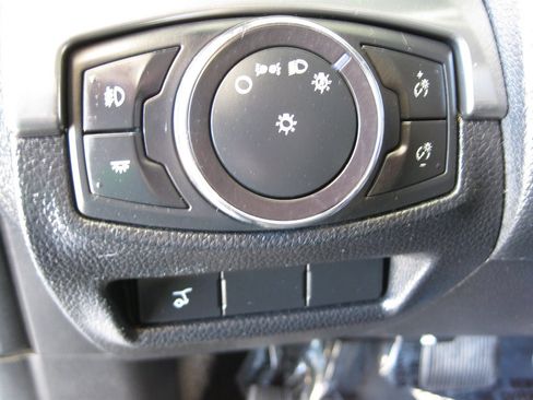 Used 2019 Ford Explorer XLT w/ Equipment Group 201A image 14