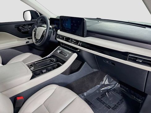 Used 2026 Lincoln Aviator 2WD image 31