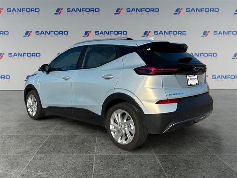 Used 2023 Chevrolet Bolt EUV LT w/ Driver Confidence Package image 3