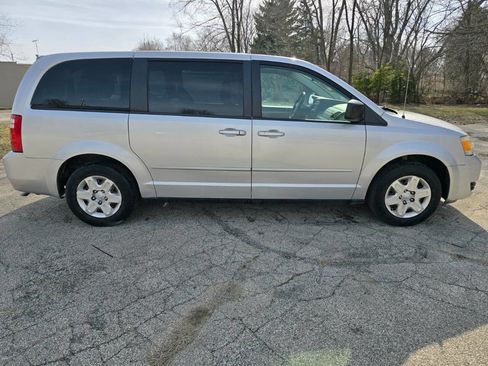 Used 2009 Dodge Grand Caravan SE image 4