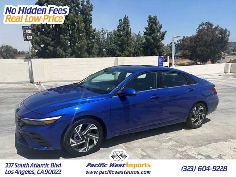 Used 2025 Hyundai Elantra Limited FWD image 1
