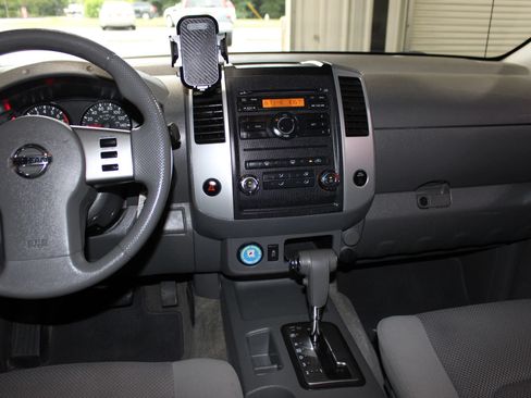 Used 2012 Nissan Frontier SV RWD image 14