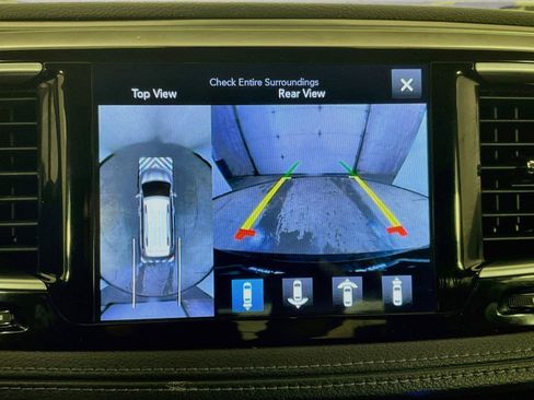 Used 2017 Chrysler Pacifica Limited w/ UConnect Theater Package FWD image 6