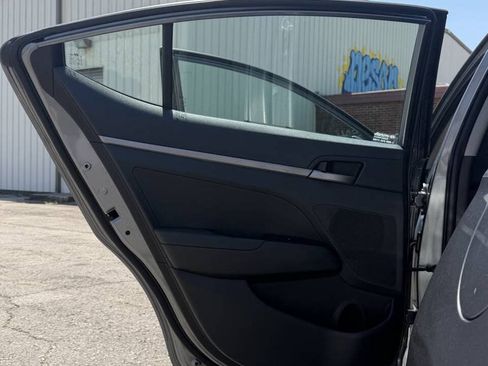 Used 2018 Hyundai Elantra SE w/ Cargo Package FWD image 17