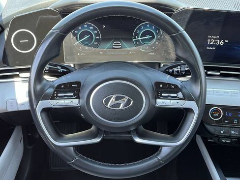 Used 2021 Hyundai Elantra Limited FWD image 11