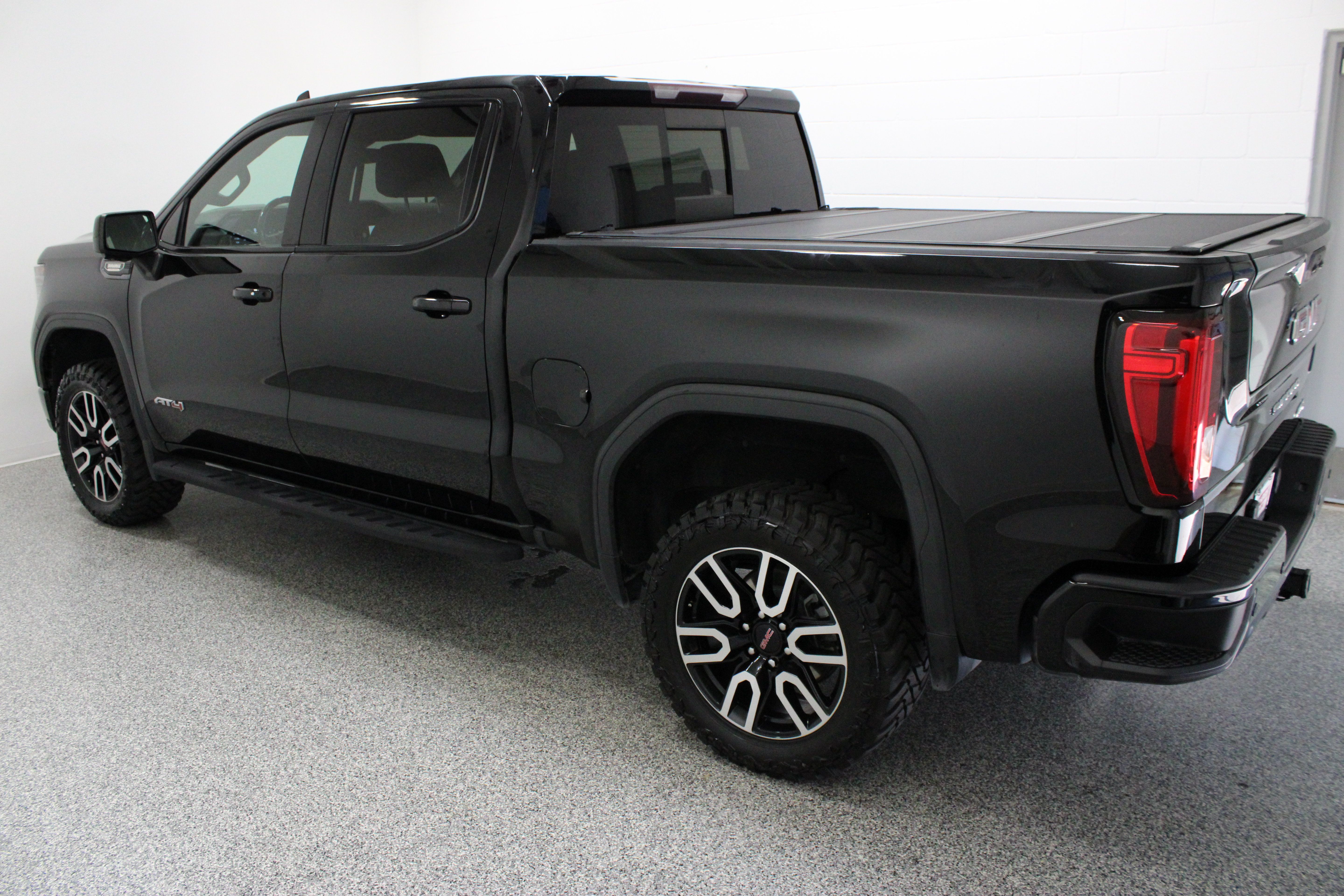 Used 2023 GMC Sierra 1500 AT4 w/ AT4 Preferred Package AWD/4WD image 12