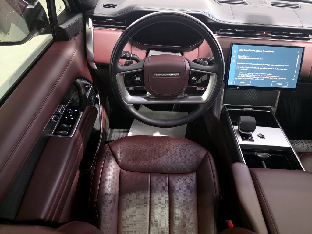 Certified 2025 Land Rover Range Rover Long Wheelbase Autobiography AWD/4WD image 17