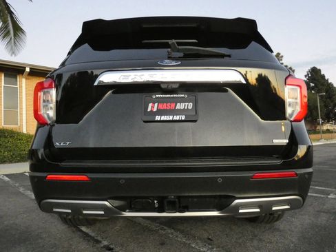 Used 2020 Ford Explorer XLT w/ Equipment Group 202A image 10