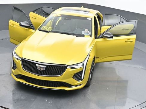 Used 2024 Cadillac CT4 V w/ LPO, ONYX Package image 61