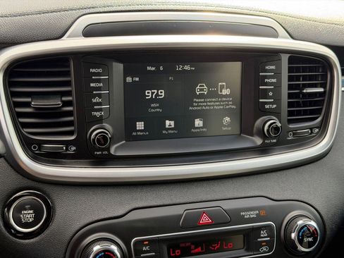 Used 2020 Kia Sorento S image 24