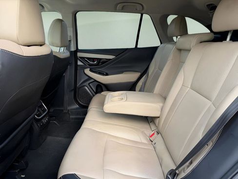 Used 2021 Subaru Outback Limited image 12