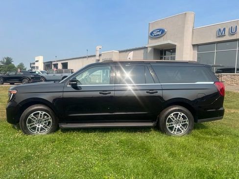 Used 2025 Ford Expedition Max Active AWD/4WD image 4