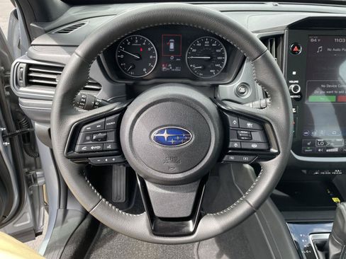 Used 2025 Subaru Forester Premium AWD/4WD image 13